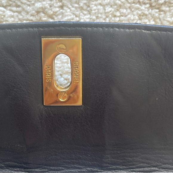 RARE VINTAGE 1988 CHANEL BLACK LEATHER CLUTCH BAG W/ 24K GOLD PLATED HARDWARE!! - Picture 4 of 9